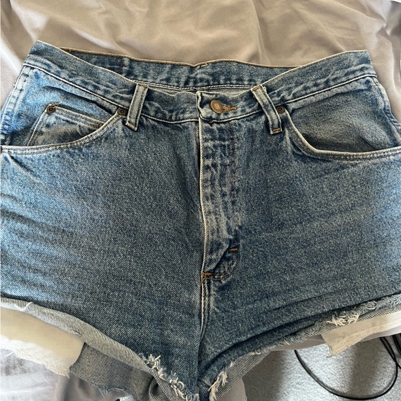 Vintage Wrangler Cut off Jean shorts - Picture 2 of 2